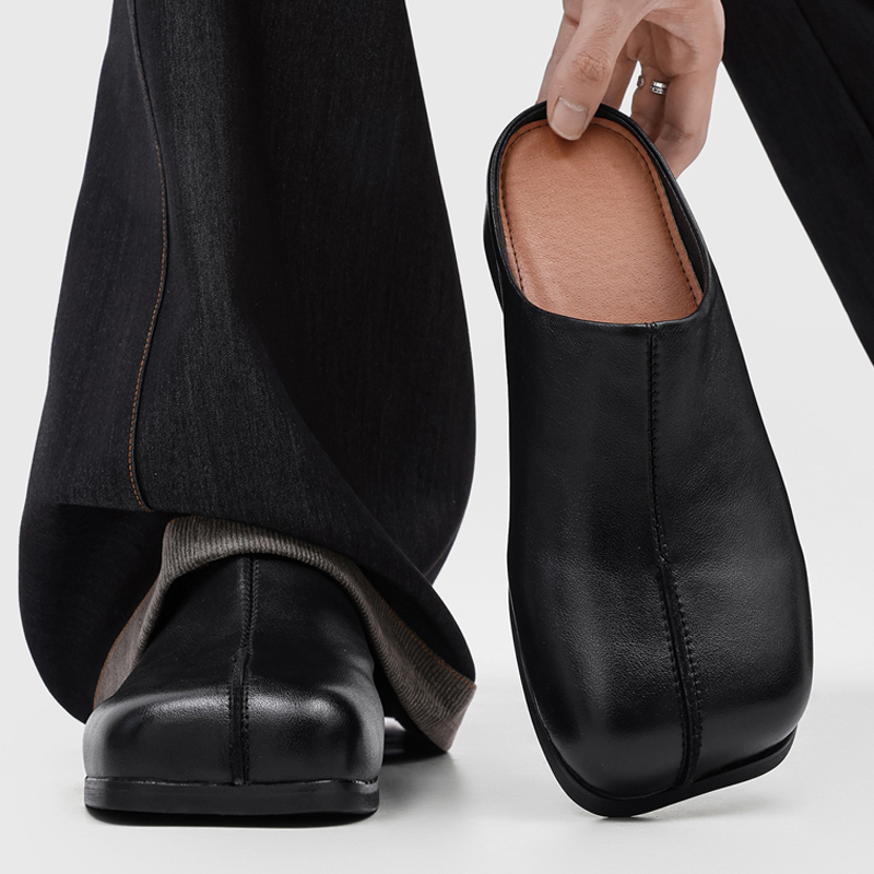 Men Shoes Essentials - ゆったりとしたメンズスプリットトゥミュールハーフスリッパ、フラットなスクエアトゥ。日々の通勤や怠け者にとって欠かせないシューズです。