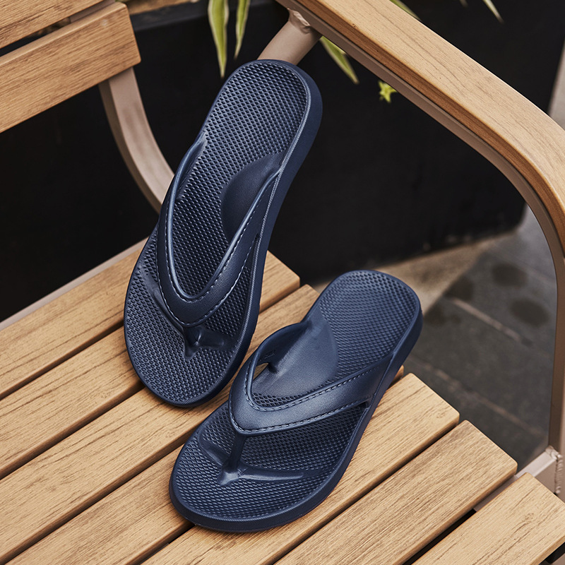 トレンディな女性用フラットビーチサンダル 軽量で通気性抜群  - Men Shoes Essentials のレビューと価格